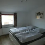 Ruhige Mit Teichblick